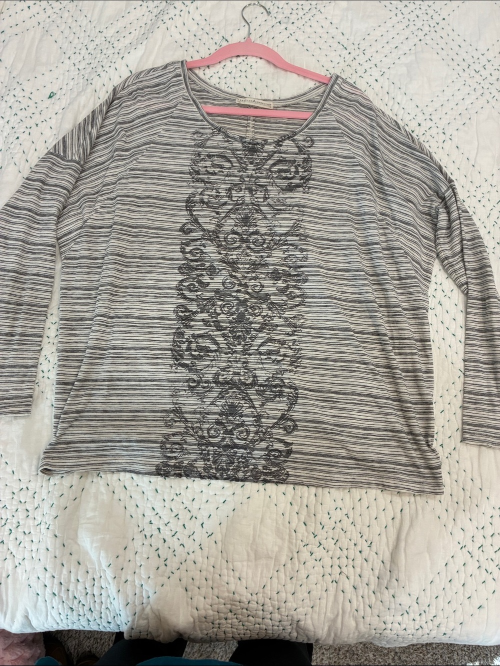 Peruvian Connection 100% Cotton Top • Gray Scrollwork • Dolman Sleeves • Medium